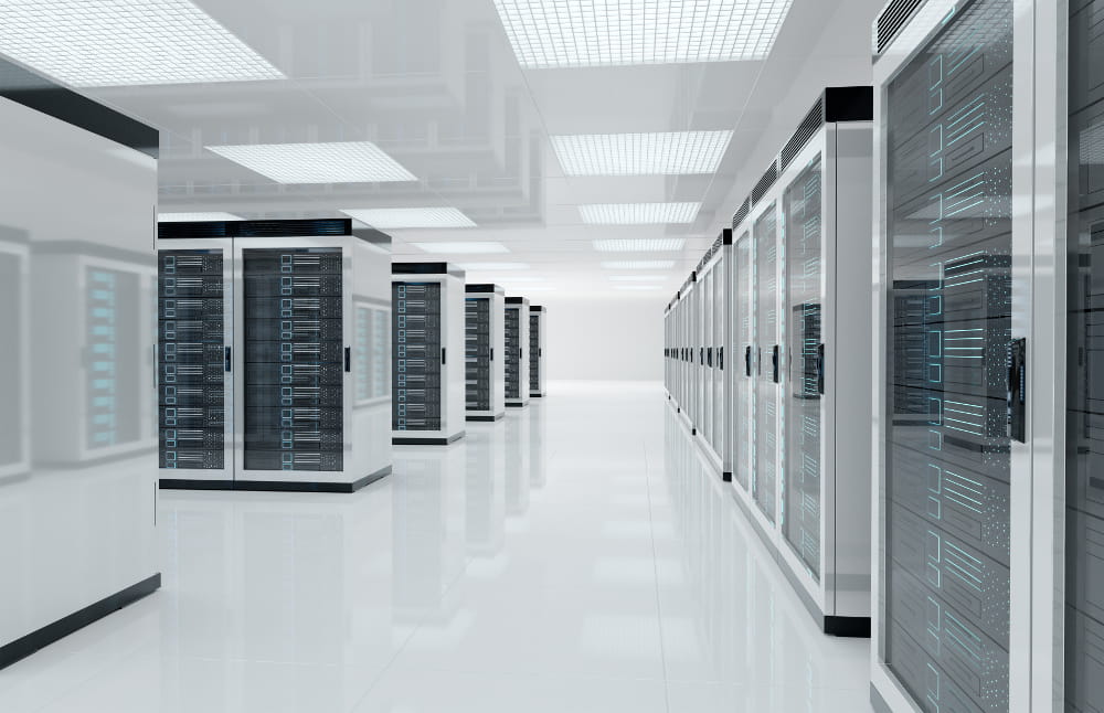 Principais causas de downtime em data centers: sala de computadores.